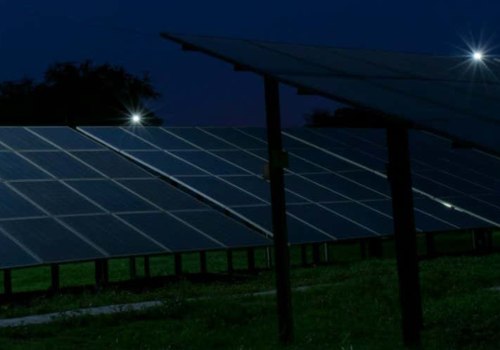 Can solar power work at night?